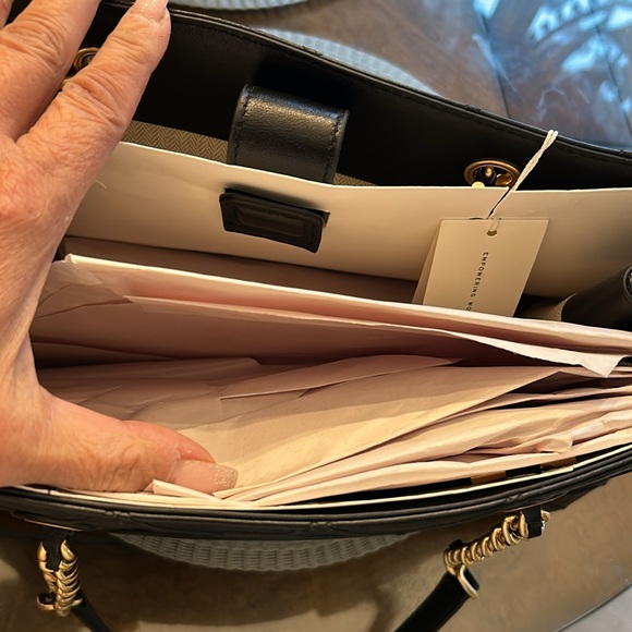 Tory Burch handbag - Picture 2 of 8